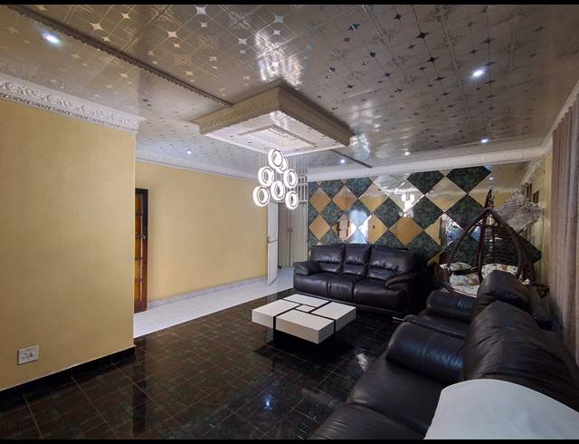 5 BEDROOM FREESTANDING FOR SALE IN MANZIL PARK